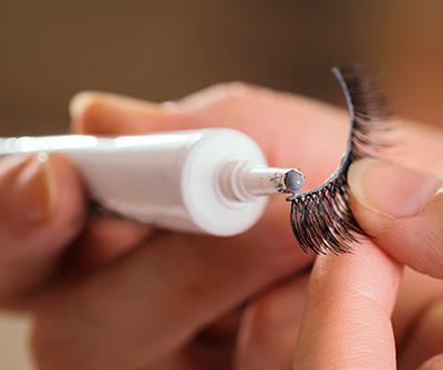 What Lash Glue is Right For You? Sally Beauty